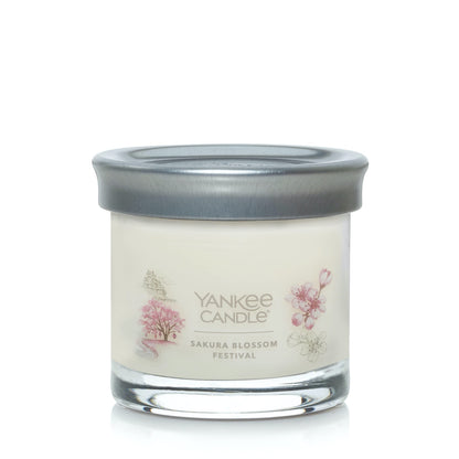 Yankee Candle Pink Sands Scented, Classic 22oz Large Jar Single Wick Candle, Over 110 Hours of Burn Time, Perfect for Creating Relaxing Atmosphere