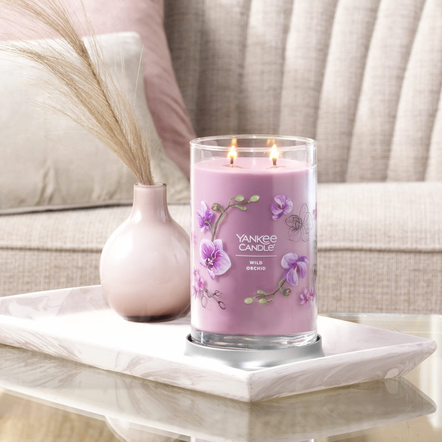 Yankee Candle Pink Sands Scented, Classic 22oz Large Jar Single Wick Candle, Over 110 Hours of Burn Time, Perfect for Creating Relaxing Atmosphere