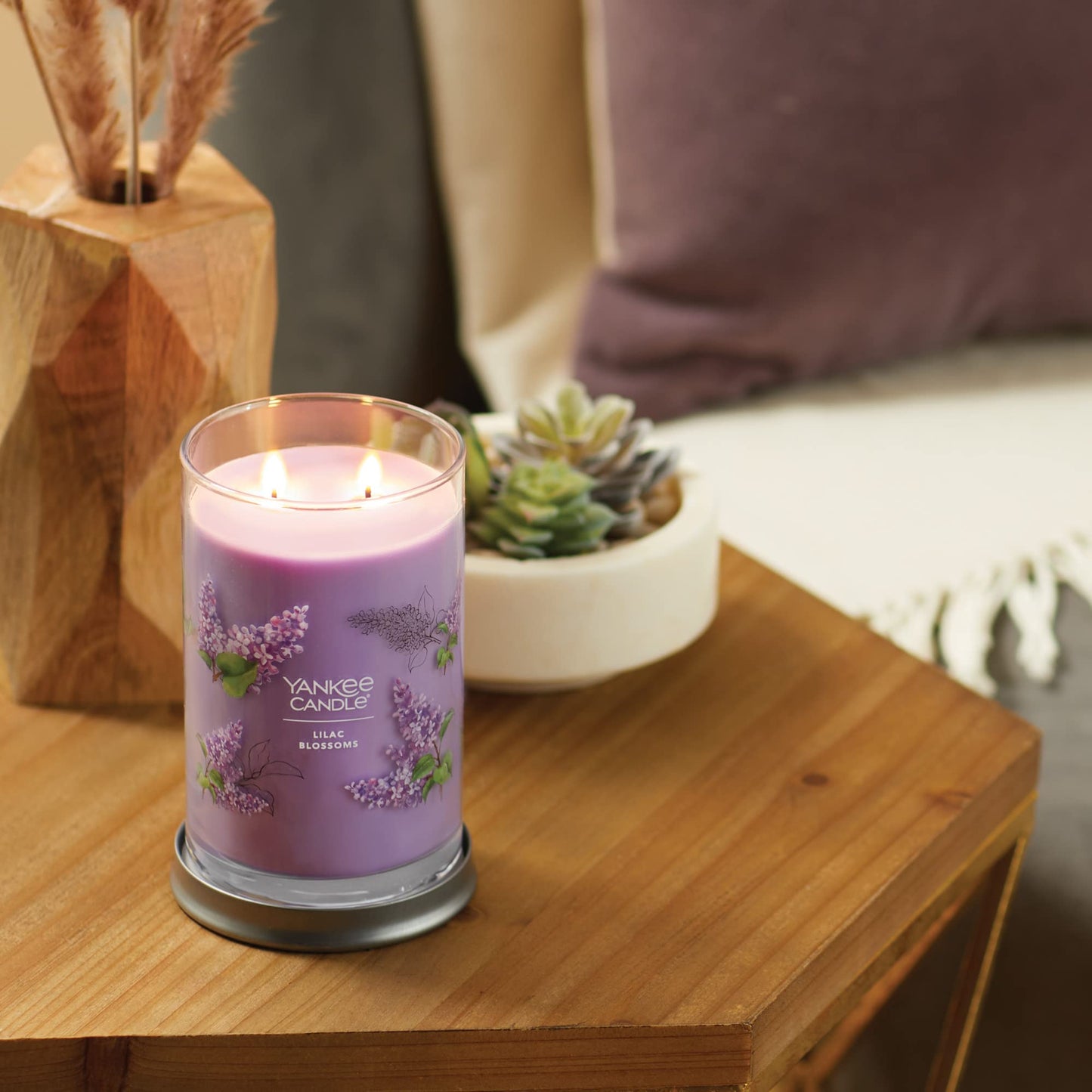 Yankee Candle Pink Sands Scented, Classic 22oz Large Jar Single Wick Candle, Over 110 Hours of Burn Time, Perfect for Creating Relaxing Atmosphere