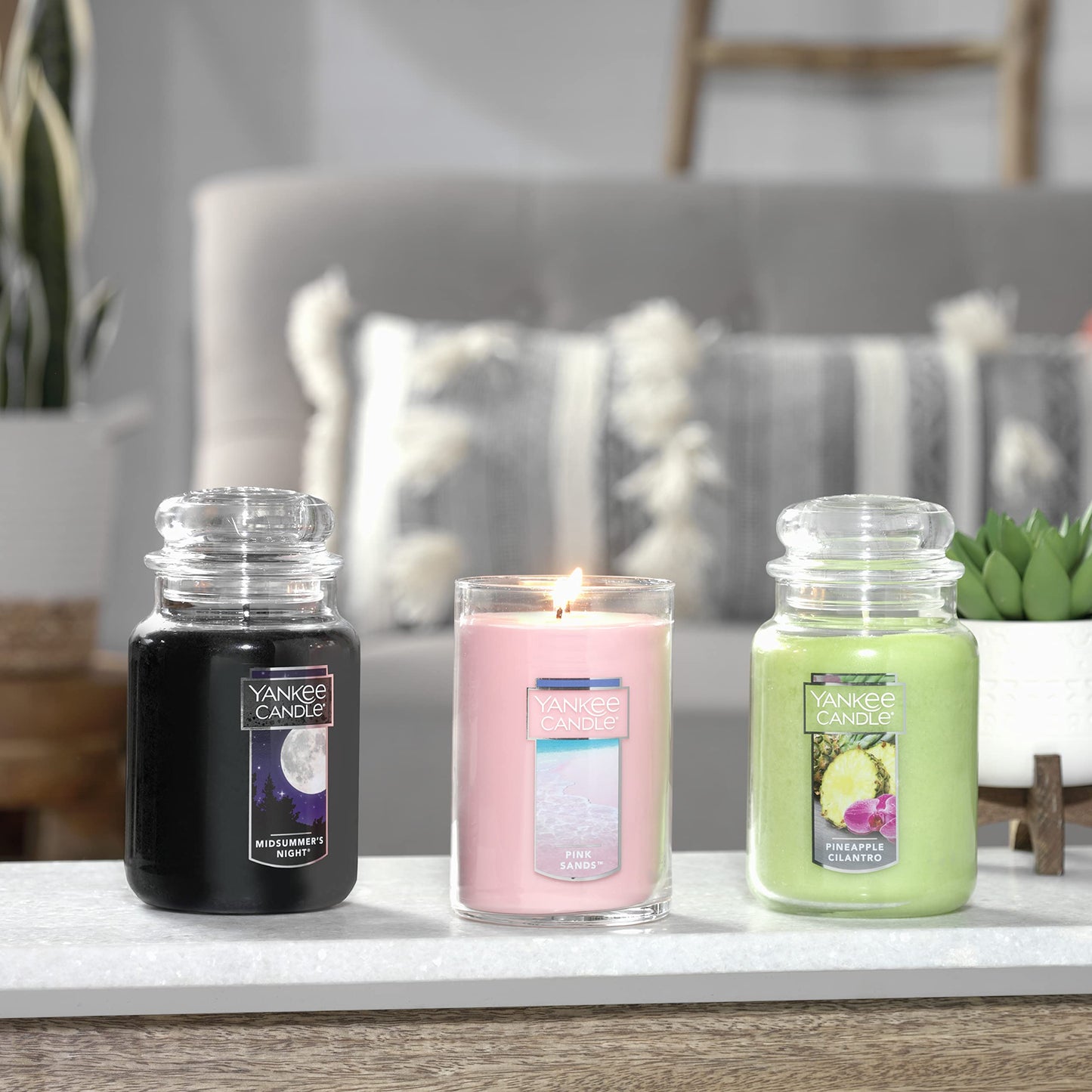Yankee Candle Pink Sands Scented, Classic 22oz Large Jar Single Wick Candle, Over 110 Hours of Burn Time, Perfect for Creating Relaxing Atmosphere