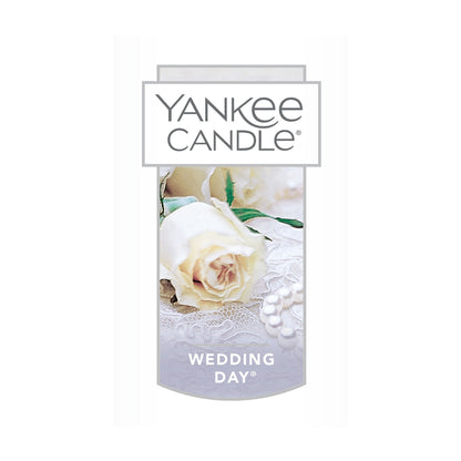 Yankee Candle Pink Sands Scented, Classic 22oz Large Jar Single Wick Candle, Over 110 Hours of Burn Time, Perfect for Creating Relaxing Atmosphere